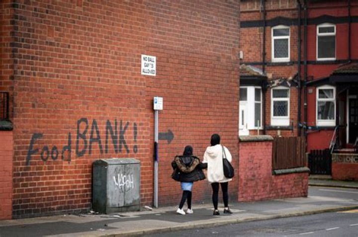 Are the poor getting poorer uk?