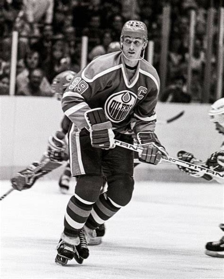 Did wayne gretzky play for the leafs?