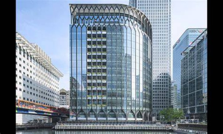Is canary wharf a building?