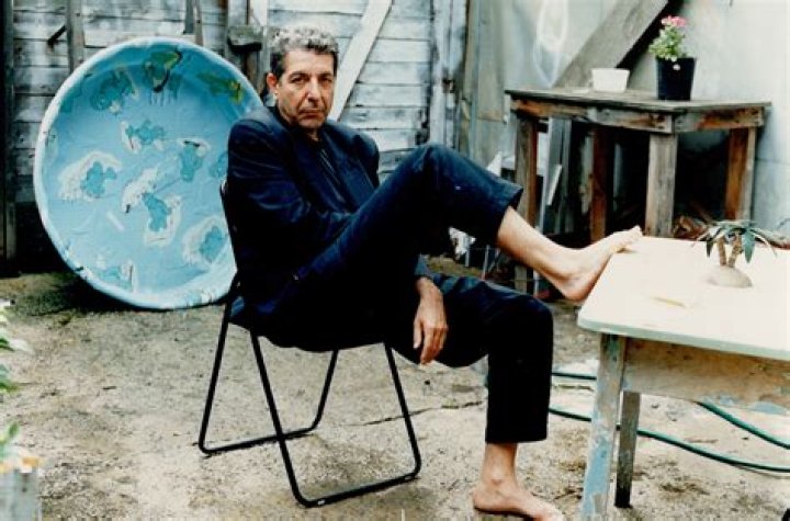 Is leonard cohen still alive?