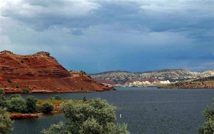 When was alcova dam built?