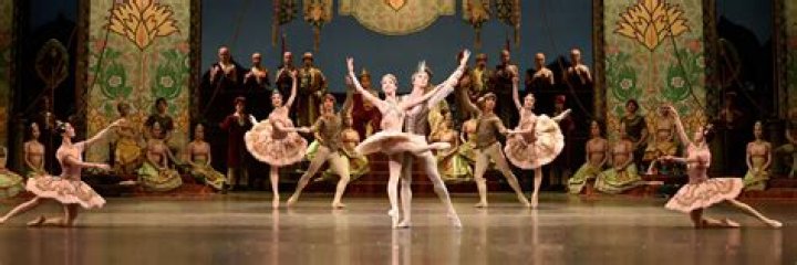 Where is la bayadere set?