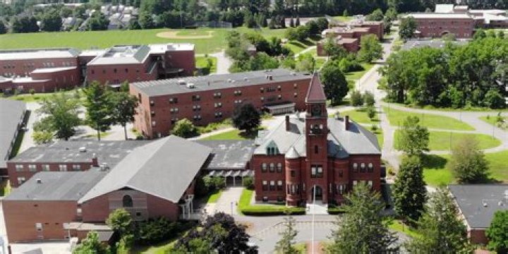 Where is pinkerton academy?