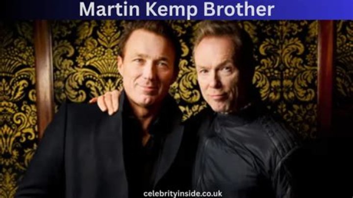 Which kemp brother is older?